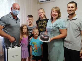 Вячеслав Доронин посетил семью, воспитывающую пятерых детей
